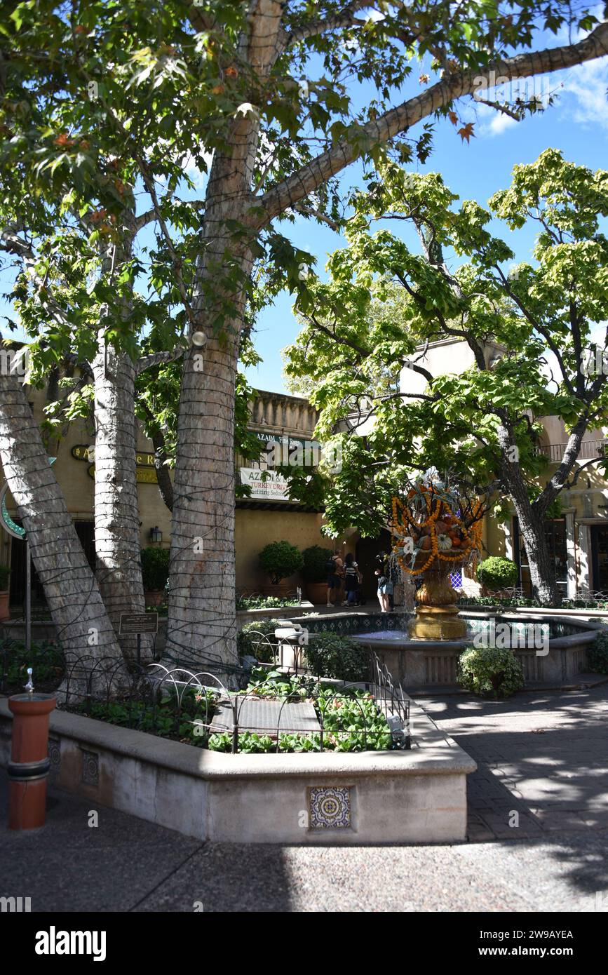 Sedona, Arizona. U.S.A. 10/26/2023.. Tlaquepaque Village. Quaint shops