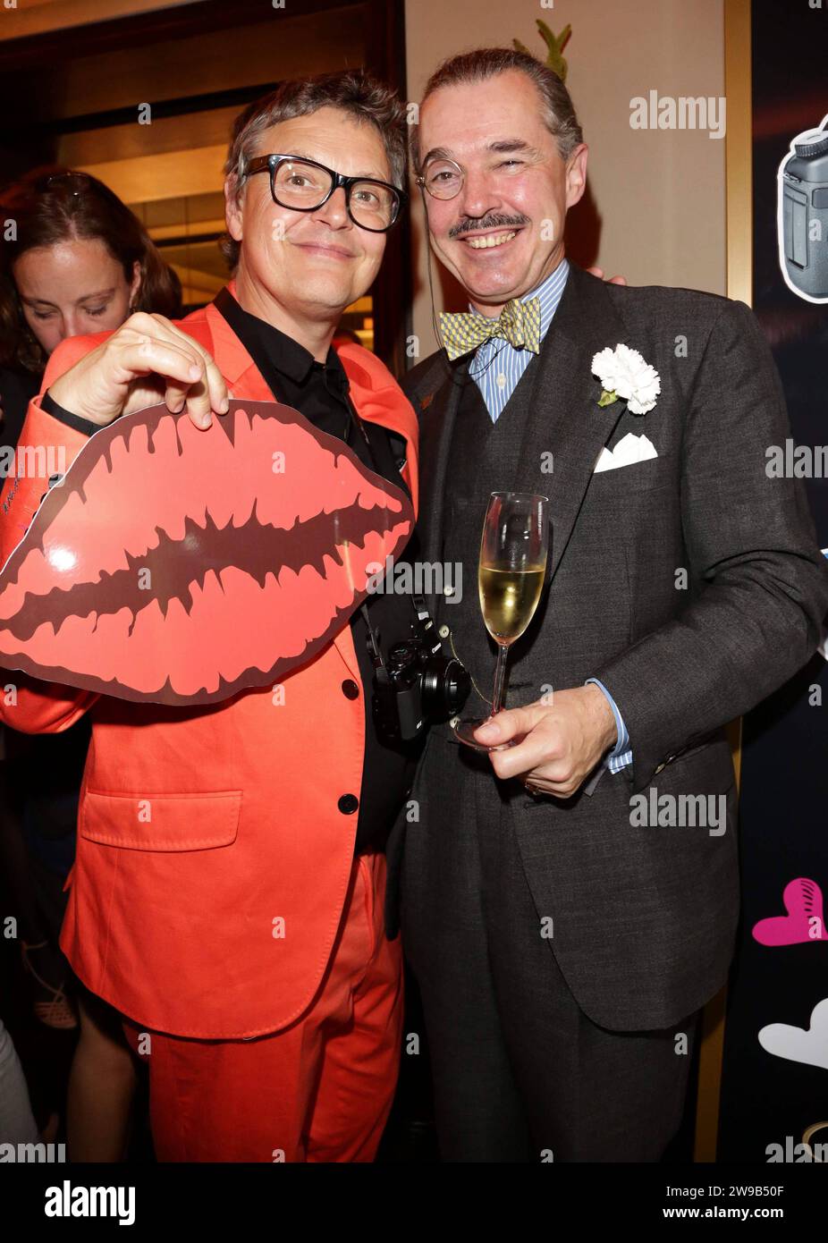 Rolf Scheider und Henry de Winter bei der Lindt HELLO VIP NITE im Goya Berlin. Produktpraesentation von - Hello - von Lindt und Spruengli Deutschland. 14.09.2012 Berlin Germany Copyright: xJamesxColdreyx Stock Photo