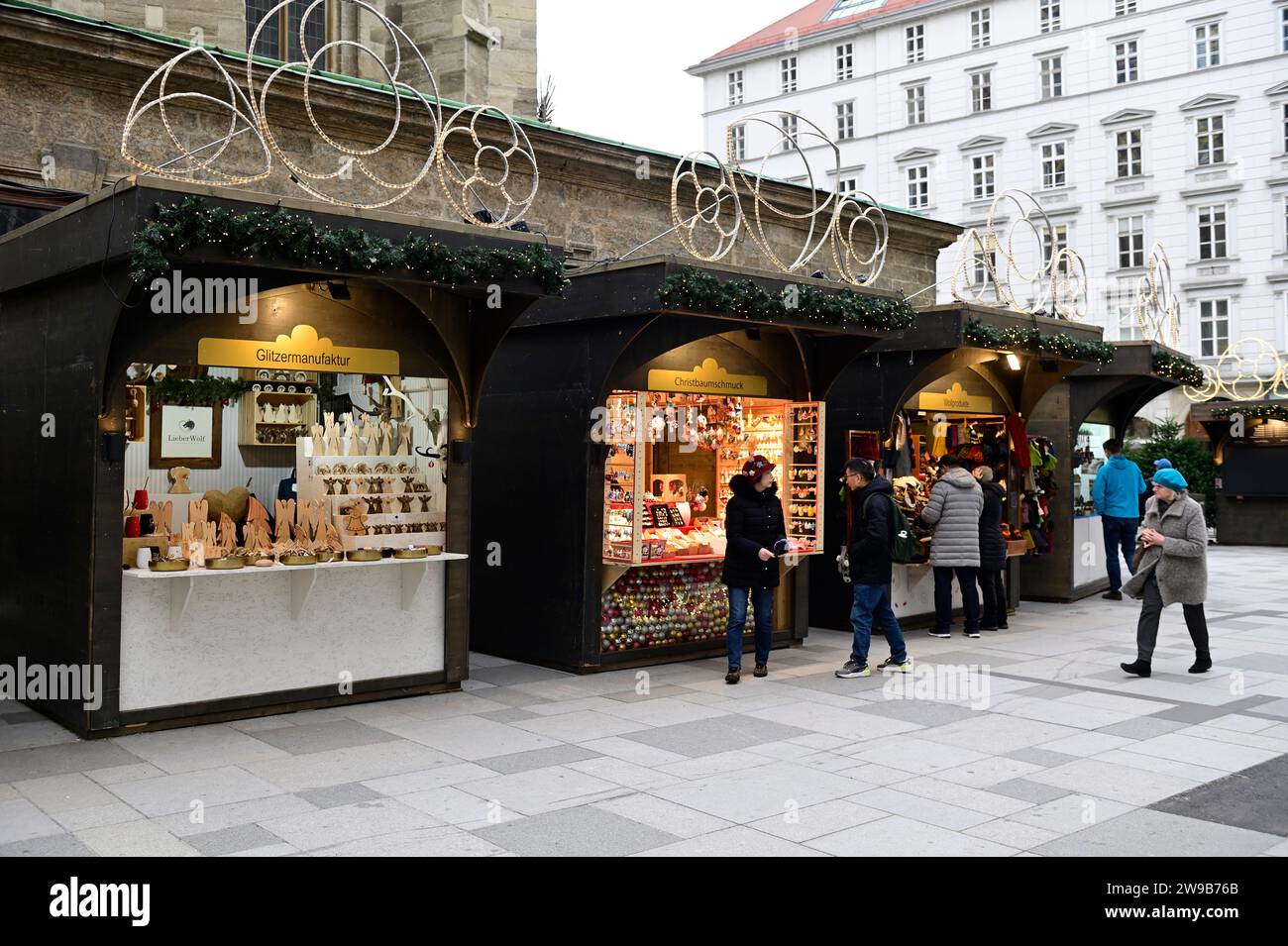 Vienna, Austria. Christmas and art market at Stephansplatz in Vienna Stock Photo