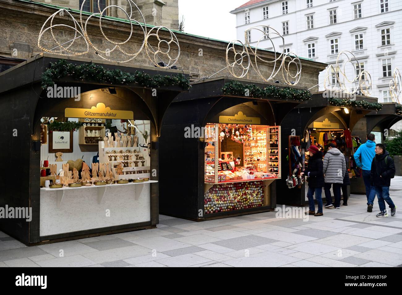 Vienna, Austria. Christmas and art market at Stephansplatz in Vienna Stock Photo