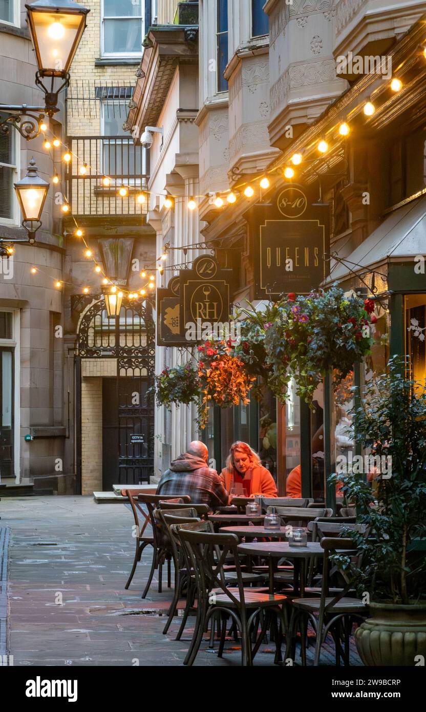 Queen ave hires stock photography and images Alamy