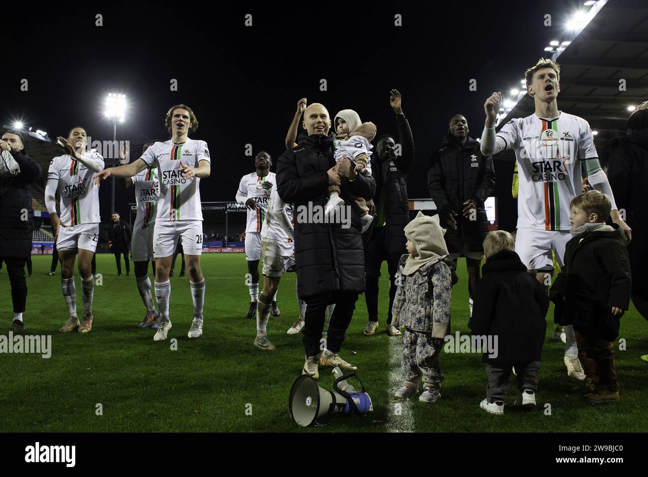 Leuven, Belgium. 26th Dec, 2023. OHL's Jon Thorsteinsson and OHL's