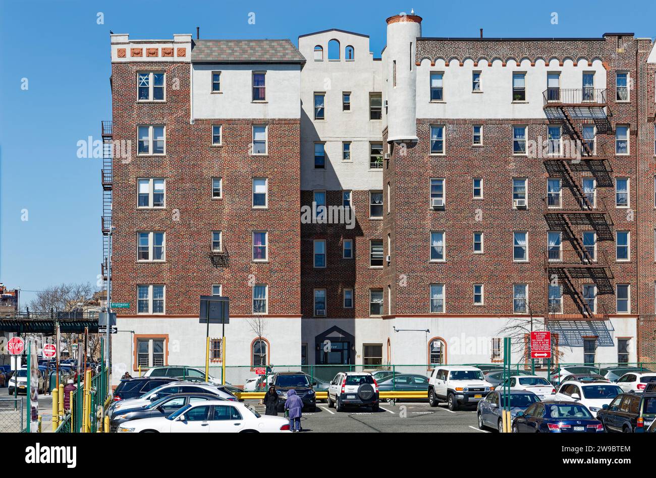 219 Brightwater Court is a sixstory brickandstucco apartment