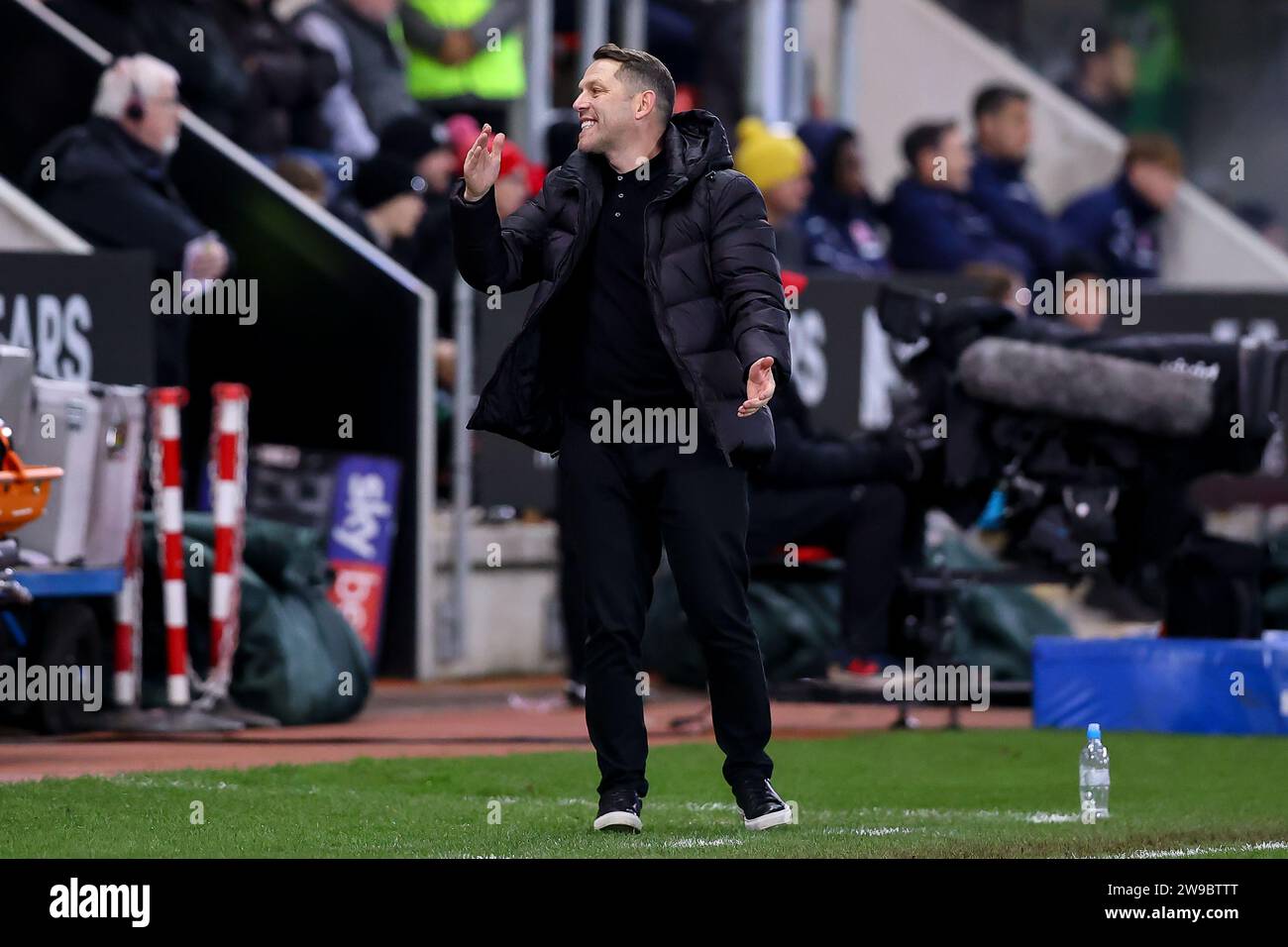 Leam Richardson, manager of Rotherham United reacts during the Sky Bet