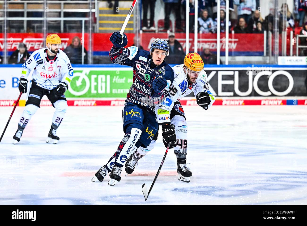 Iserlohn, Deutschland. 26th Dec, 2023. Lukas Kälble (Fischtown Pinguins
