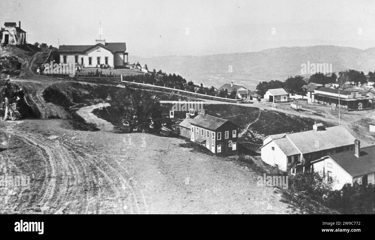 Mine Hill School at the New Almaden Quicksilver Mine in California, USA, circa 1885 Stock Photo