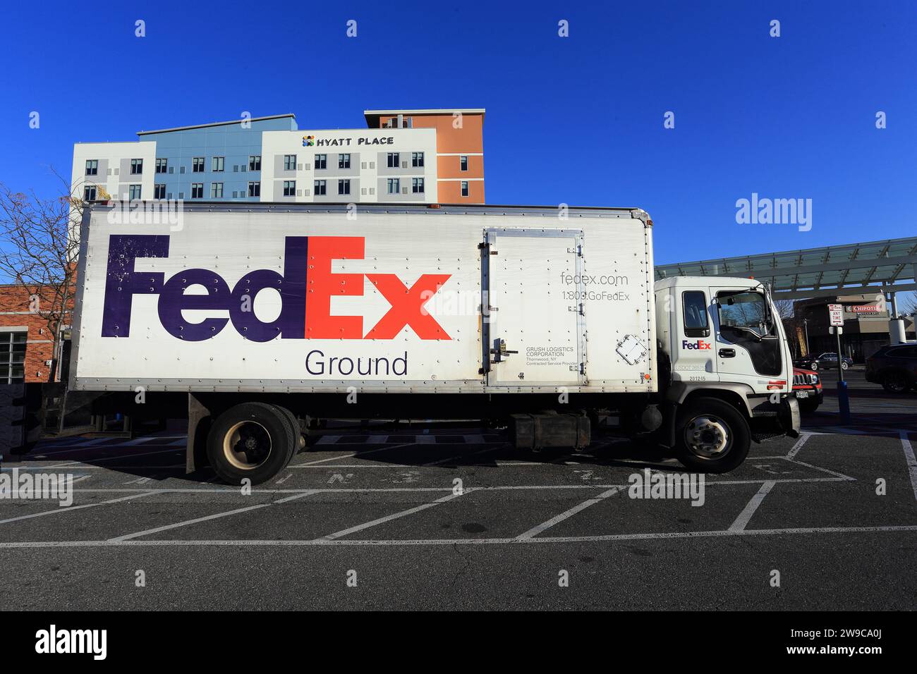 Federal Express truck Cross County Center Yonkers NY Stock Photo