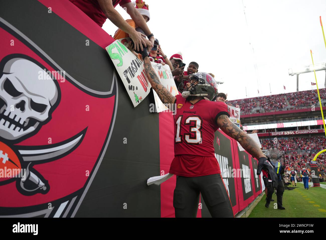 Tampa Bay Buccaneers wide receiver Mike Evans (13) gives the touchdown ...