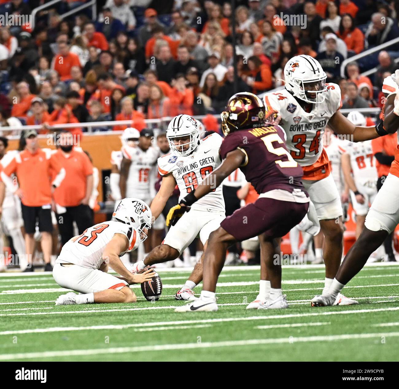 Detroit, Michigan, USA. 26th Dec, 2023. Bowling Green Kicker, SAMI SIR