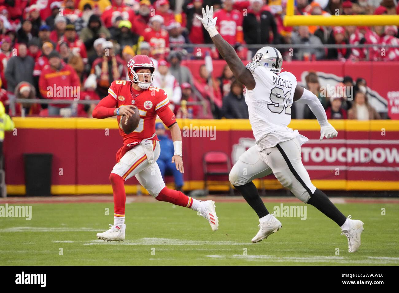 Kansas City Chiefs quarterback Patrick Mahomes (15) carries the ball