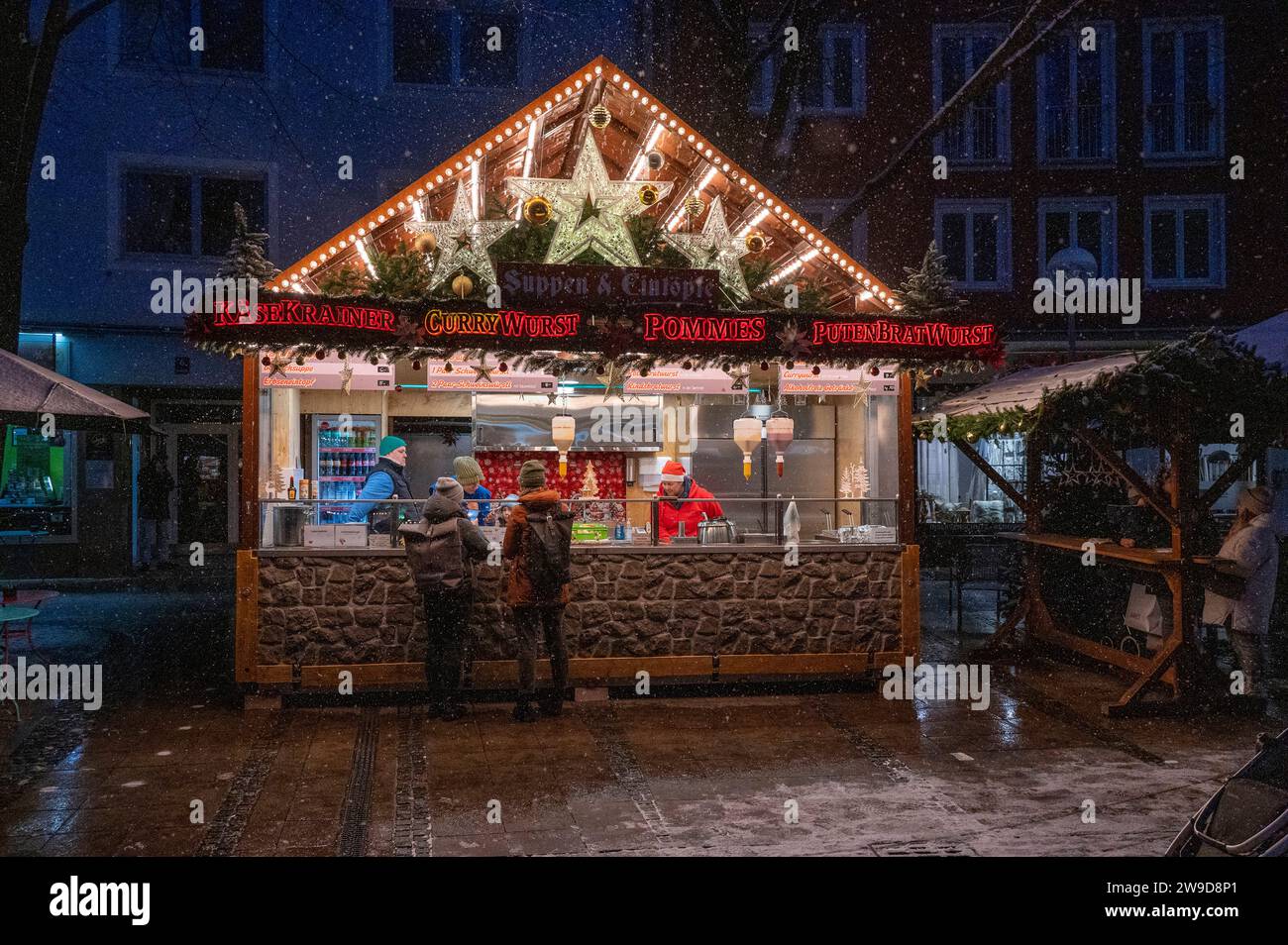 Muenchen, Haidhausen, Verkaufsstandauf dem Haidhauser Weihnachtsmarkte