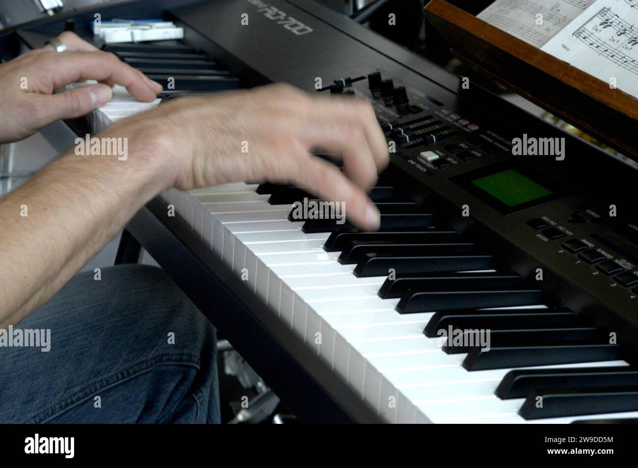 Klavier spielen , Deutschland, BLF *** Playing the piano , Germany, BLF BL84925 Stock Photo