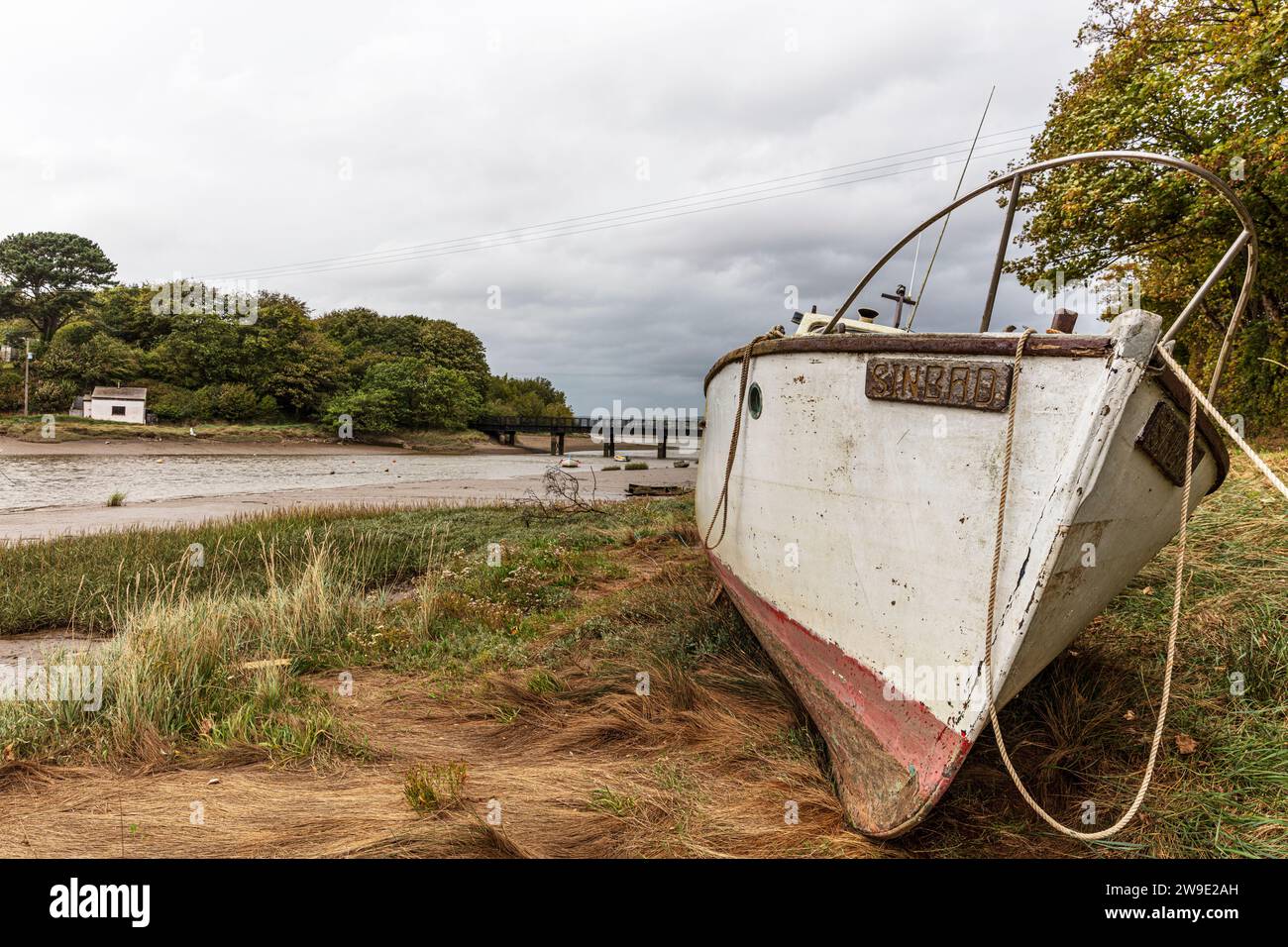 Situated on the Tarka Trail and enjoying panoramic views of the river