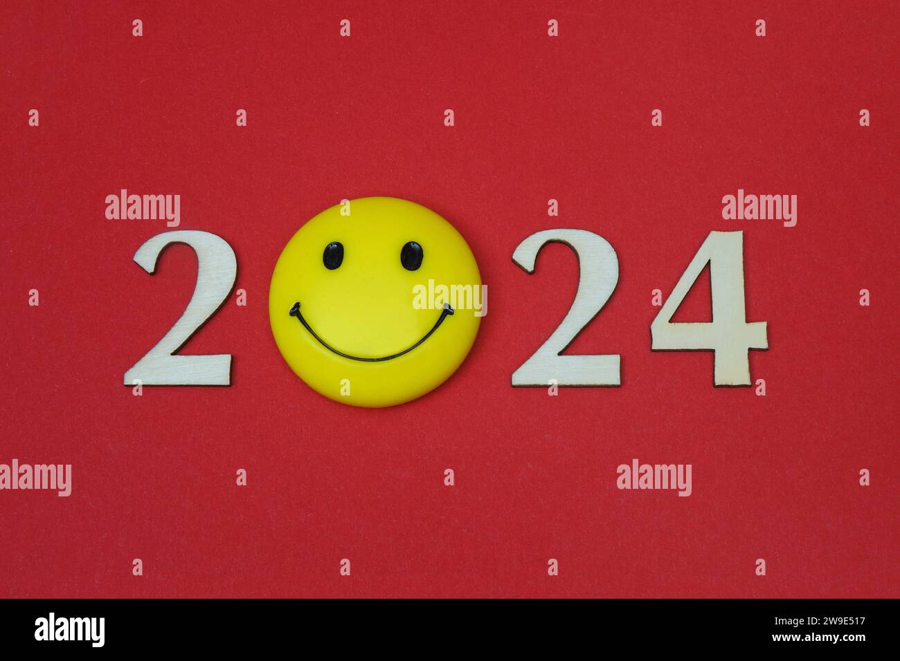 Jahreszahl 2024 mit Smiley Jahreszahl 2024 mit Smiley, 26.12.2023. Borkwalde, Brandenburg, Die Jahreszahl 2024 wurde mit einem Smiley geschrieben. *** Year 2024 with smiley Year 2024 with smiley, 26 12 2023 Borkwalde, Brandenburg, The year 2024 was written with a smiley Stock Photo