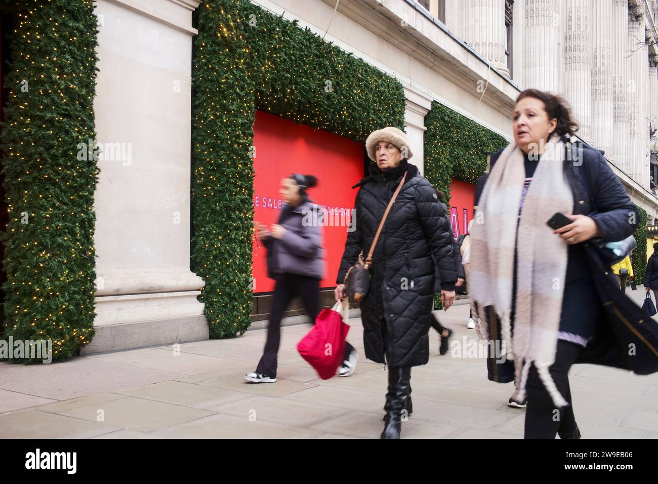 oxford-street-london-uk-27-december-2023-europes-busiest-shopping