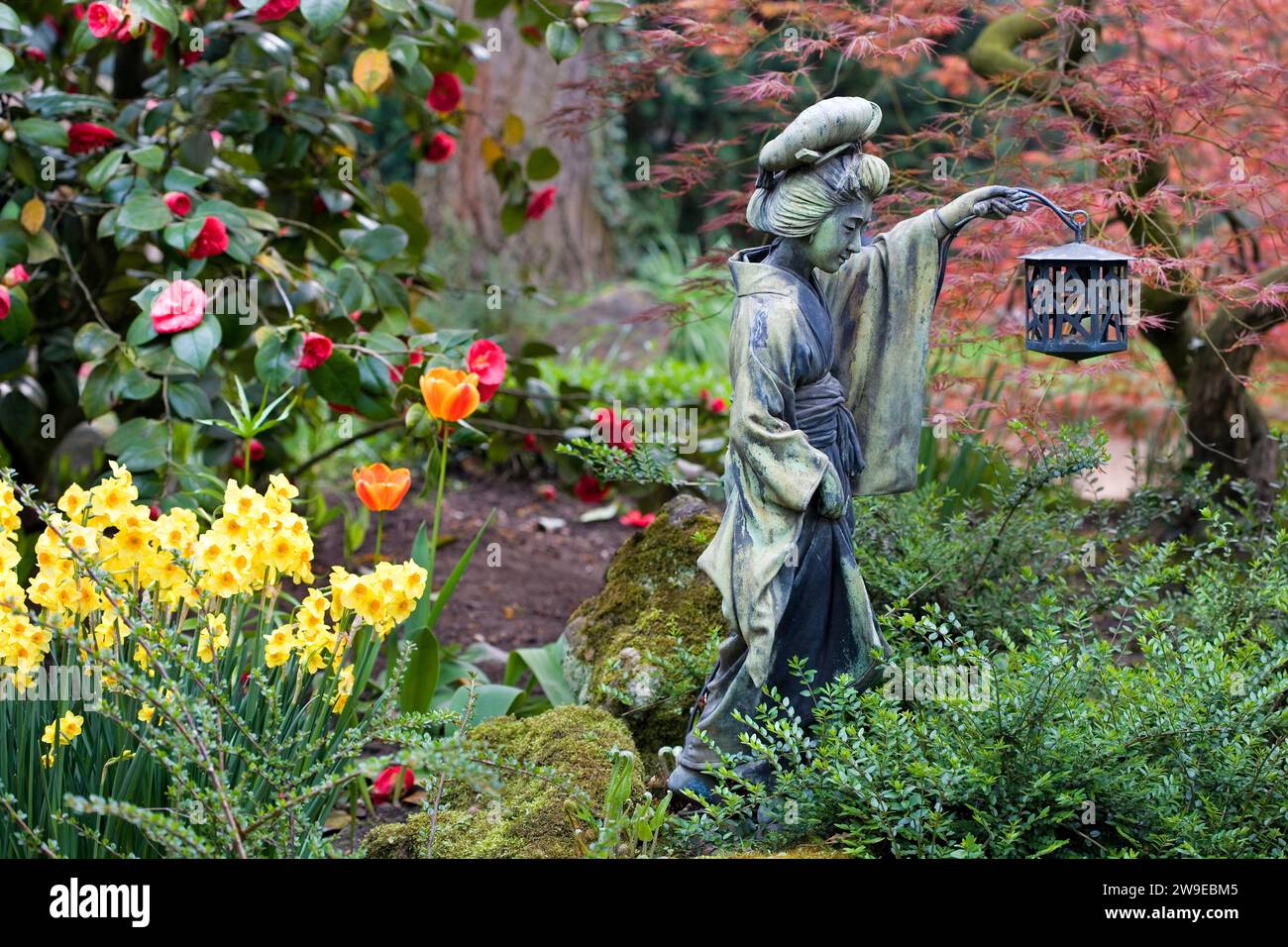 Statue with a lantern, Japanese Garden, Leverkusen, North Rhine-Westphalia, Germany, Europe Stock Photo