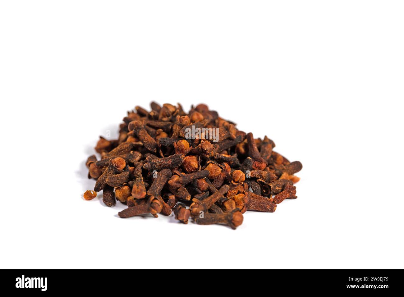 Cloves, dried flower buds from the clove tree Stock Photo Alamy