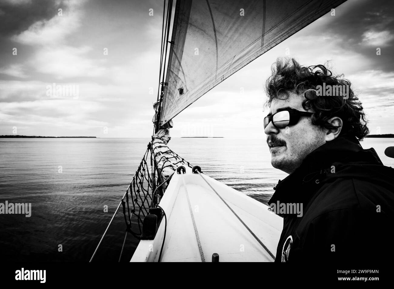 Crewing a ship Black and White Stock Photos & Images - Alamy