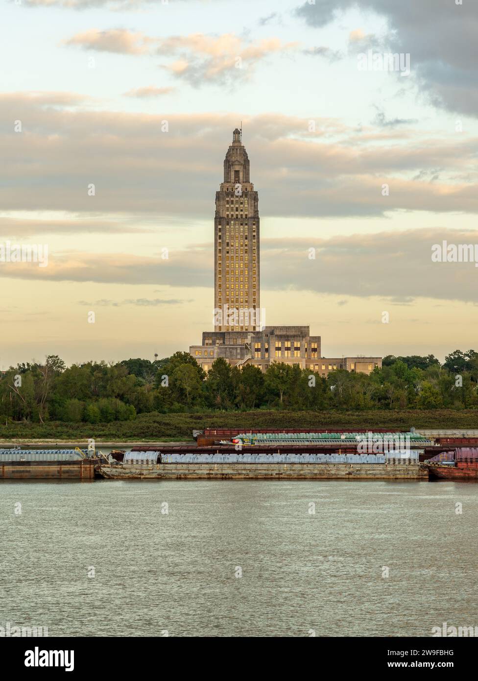 Mississippi river barges low water hi-res stock photography and images