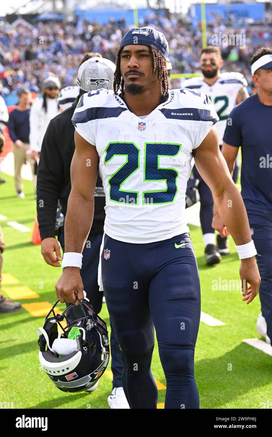 Seattle Seahawks running back Kenny McIntosh (25) during an NFL