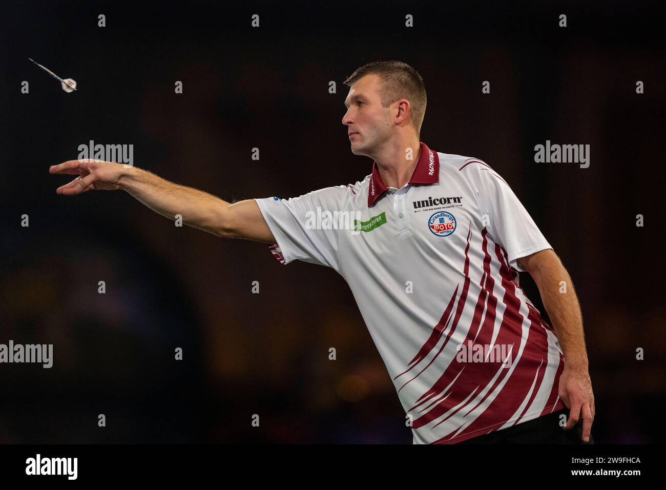 Madars Razma in action in his match against Michael Smith against