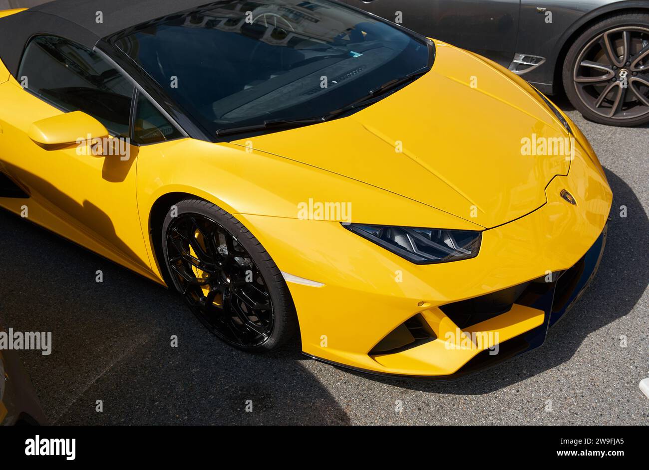 monaco-monte-carlo-29-september-2022-close-up-view-of-yellow-sports