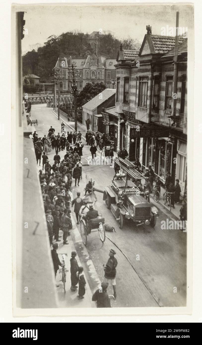 Fire truck spectators in hi res stock photography and images Alamy