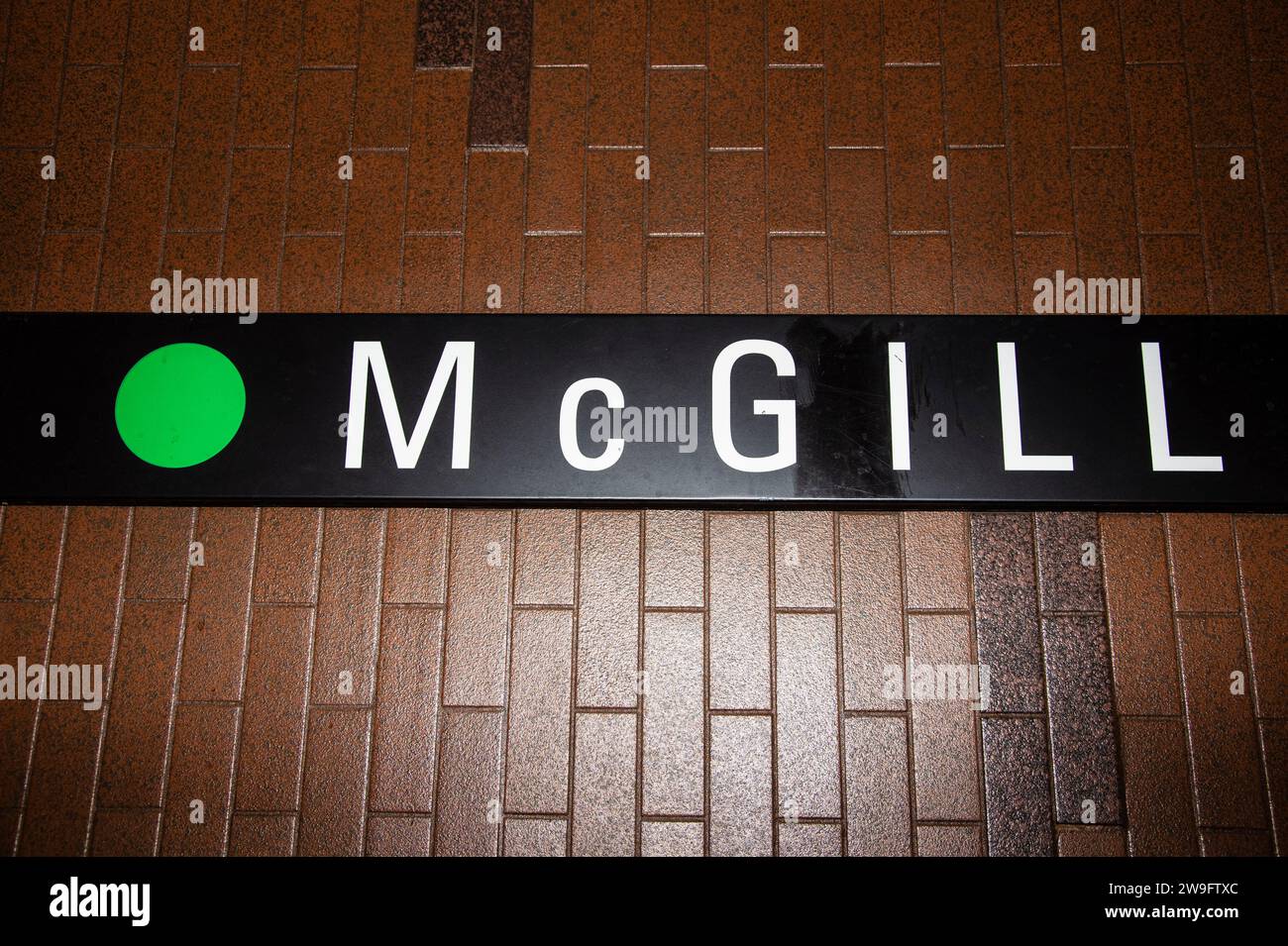 Metro Map Sign Montreal subway signage hi-res stock photography and images - Alamy