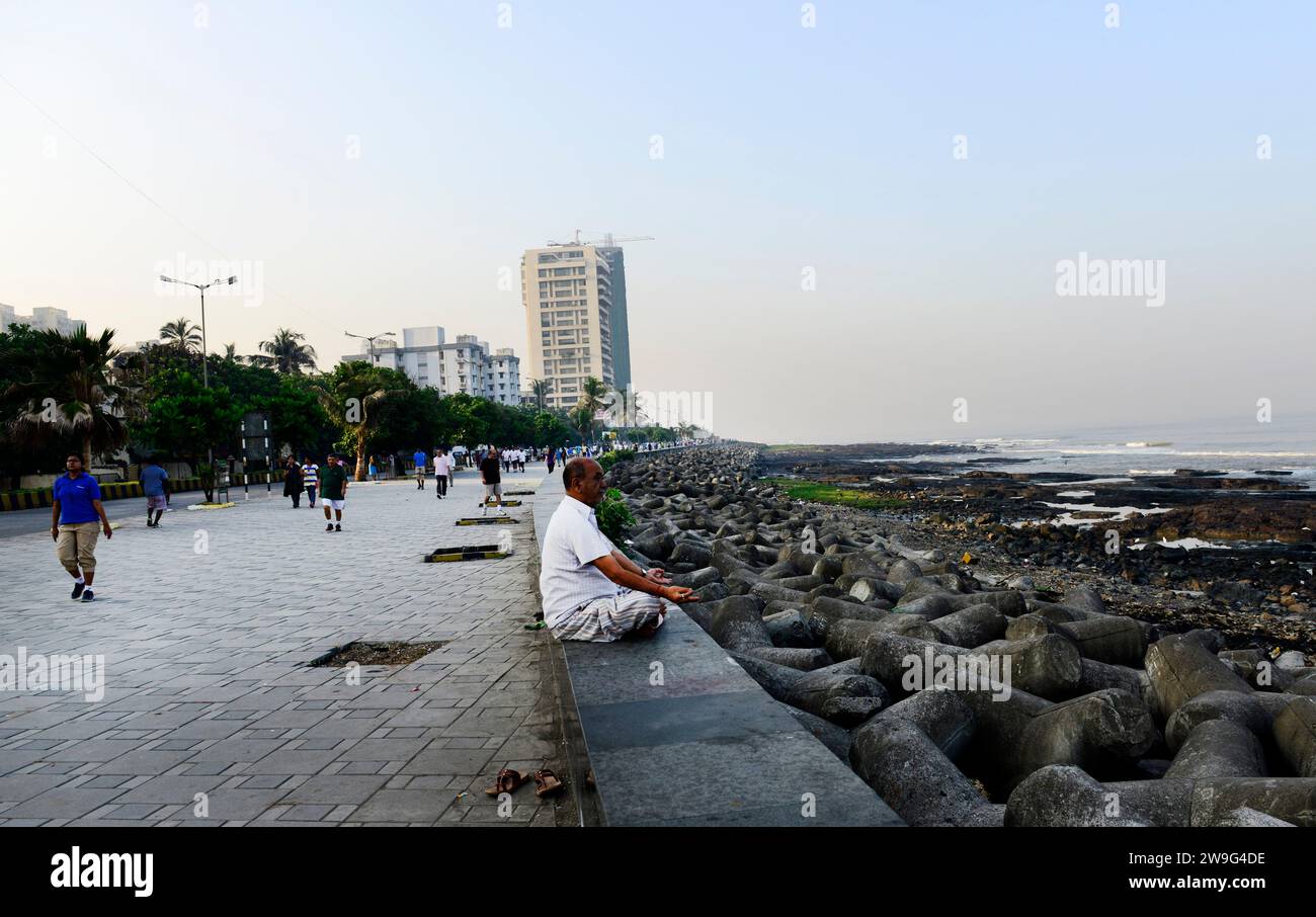 The modern seafront promenade in Worli, Mumbai, India. Stock Photo