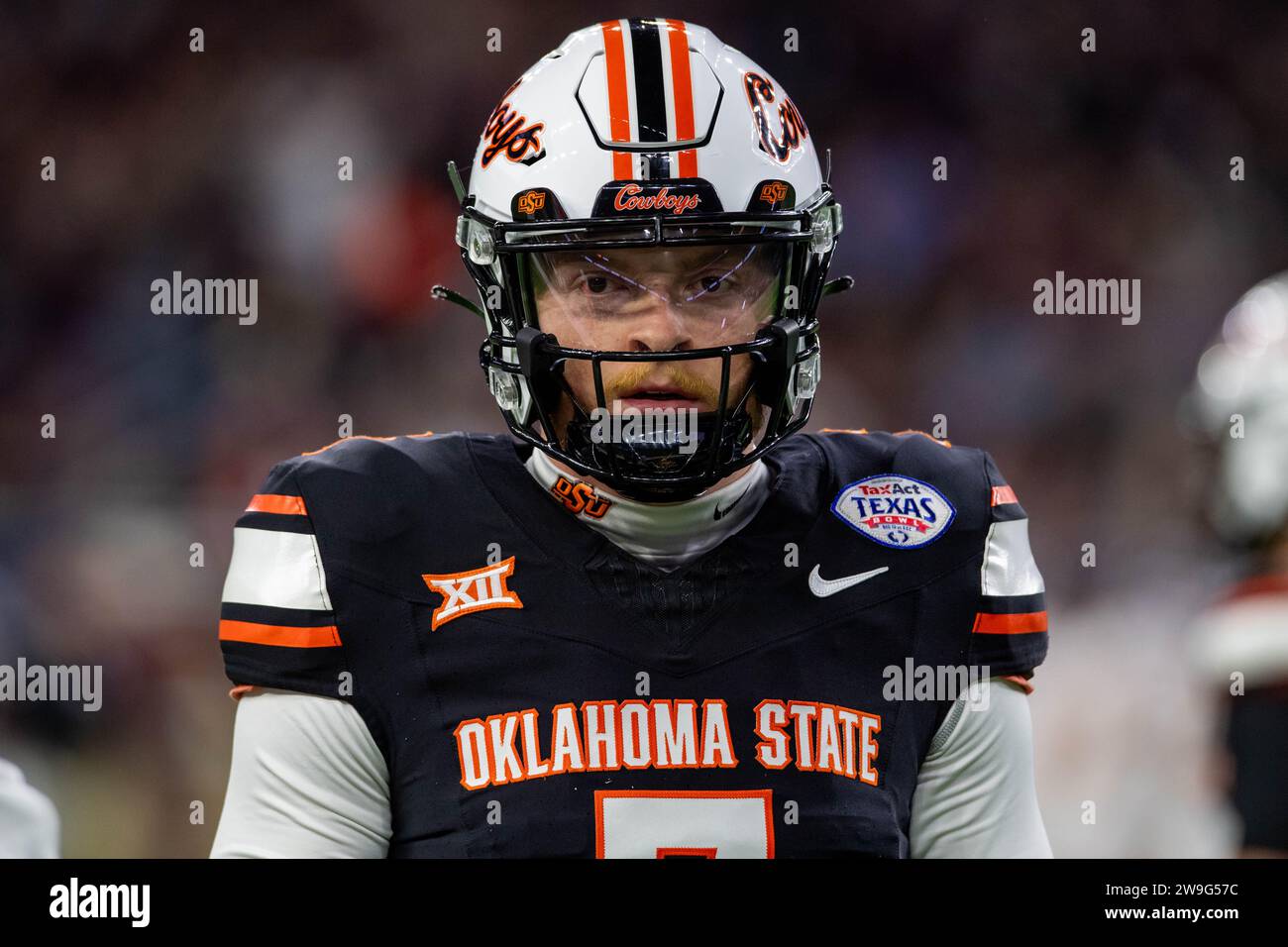 Houston, TX, USA. 27th Dec, 2023. Oklahoma State Cowboys quarterback