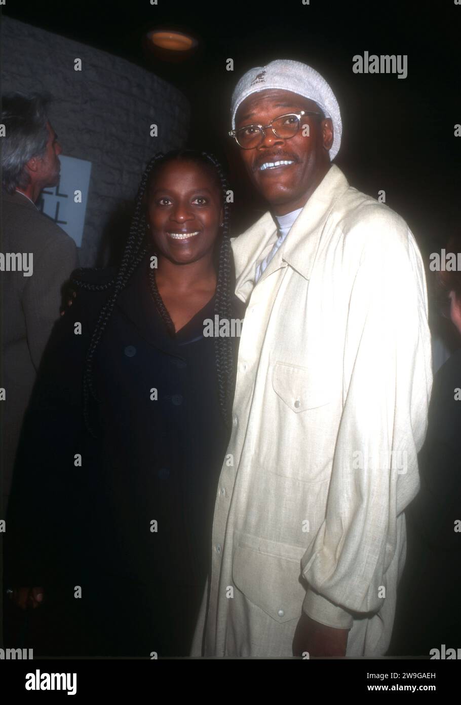Los Angeles, California, USA 7th October 1996 Actor Samuel L. Jackson and wife LaTanya Richardson Jackson attend New Line CinemaÕs ÔThe Long Kiss GoodnightÕ Premiere at Mann National Theatre on October 7, 1996 in Los Angeles, California, USA. Photo by Barry King/Alamy Stock Photo Stock Photo