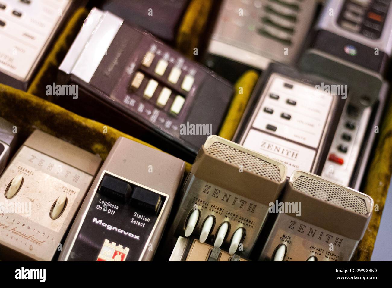Old tv remote retro hi res stock photography and images Alamy