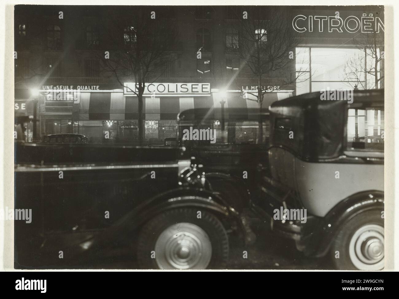 Paris 1940 and night hi-res stock photography and images - Alamy
