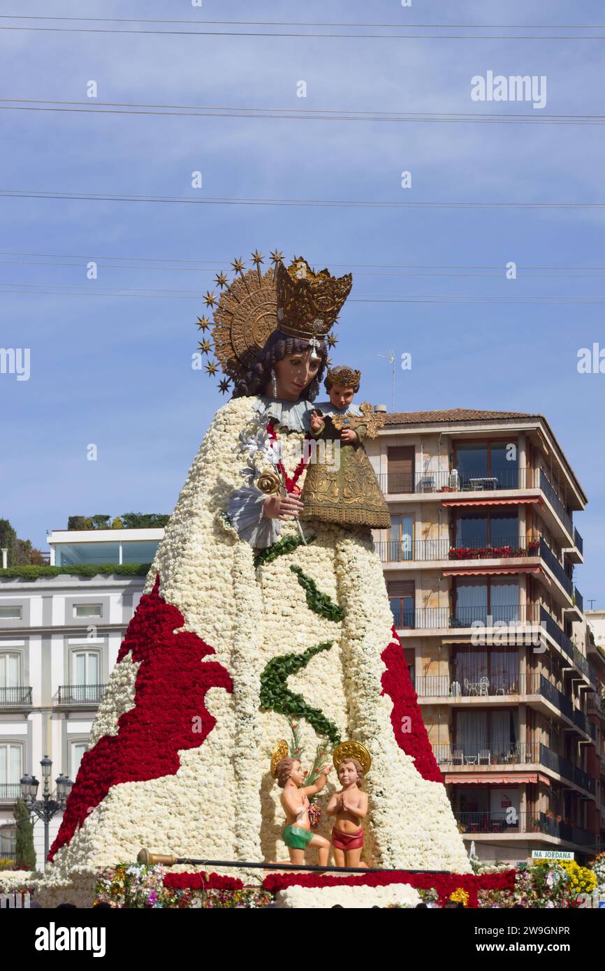 Manto de flores hi-res stock photography and images - Alamy