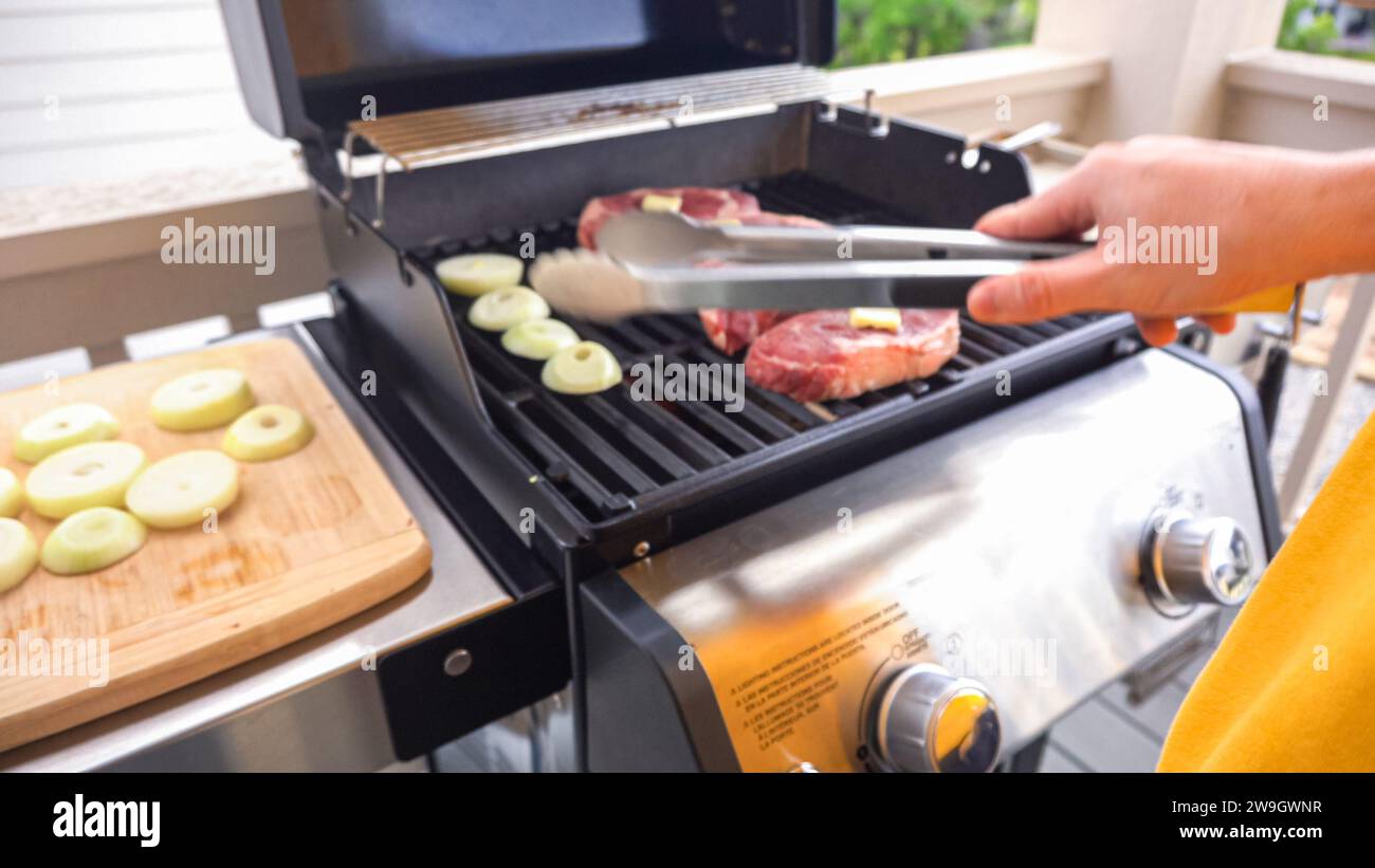 Two burner gas grill hi-res stock photography and images - Alamy