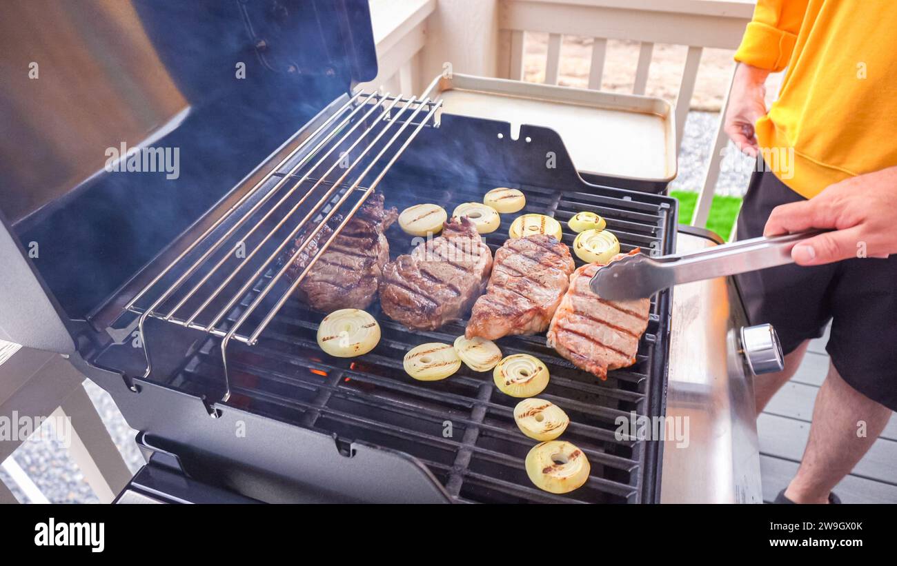 Two burner gas grill hi-res stock photography and images - Alamy