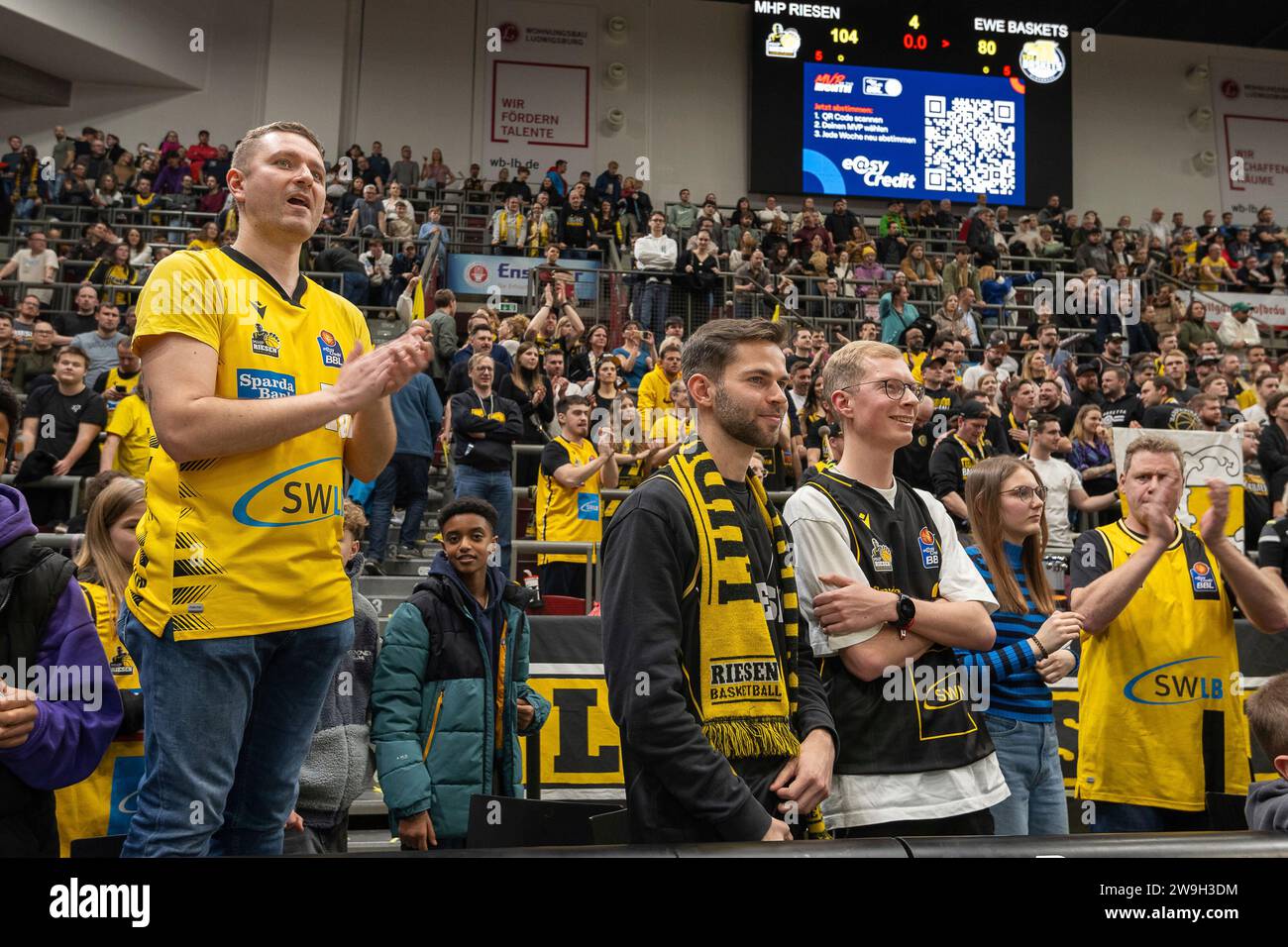 Ludwigsburg, Deutschland. 27th Dec, 2023. Barock Pirates, Zuschauer und