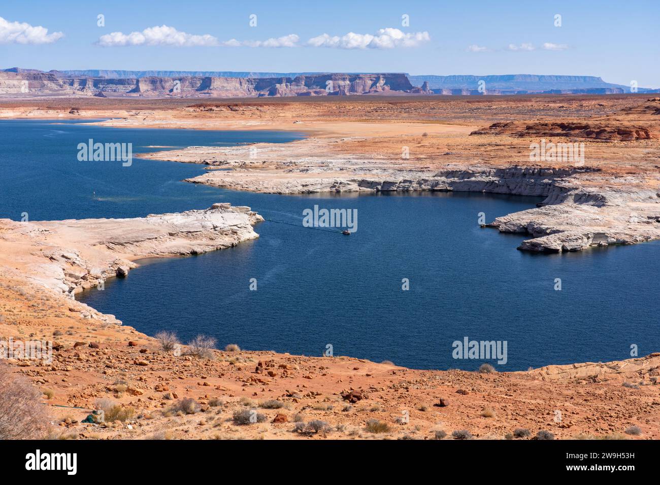 Boaters on Lake Powell, near Wahweap Bay in the Glen Canyon National