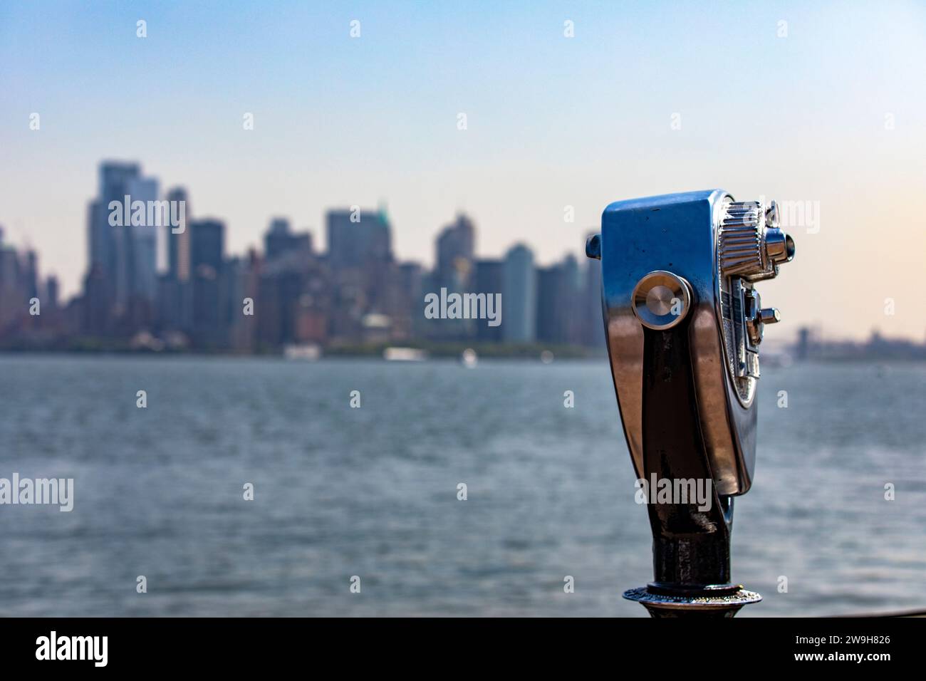 Observatory with its binoculars to enjoy the New York skyline and the