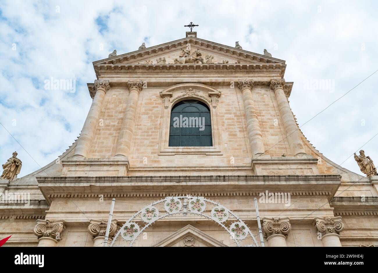 Facade of the mother church of Saint Giorgio Martire in Locorotondo, province of Bari, Puglia, Italy. Stock Photo