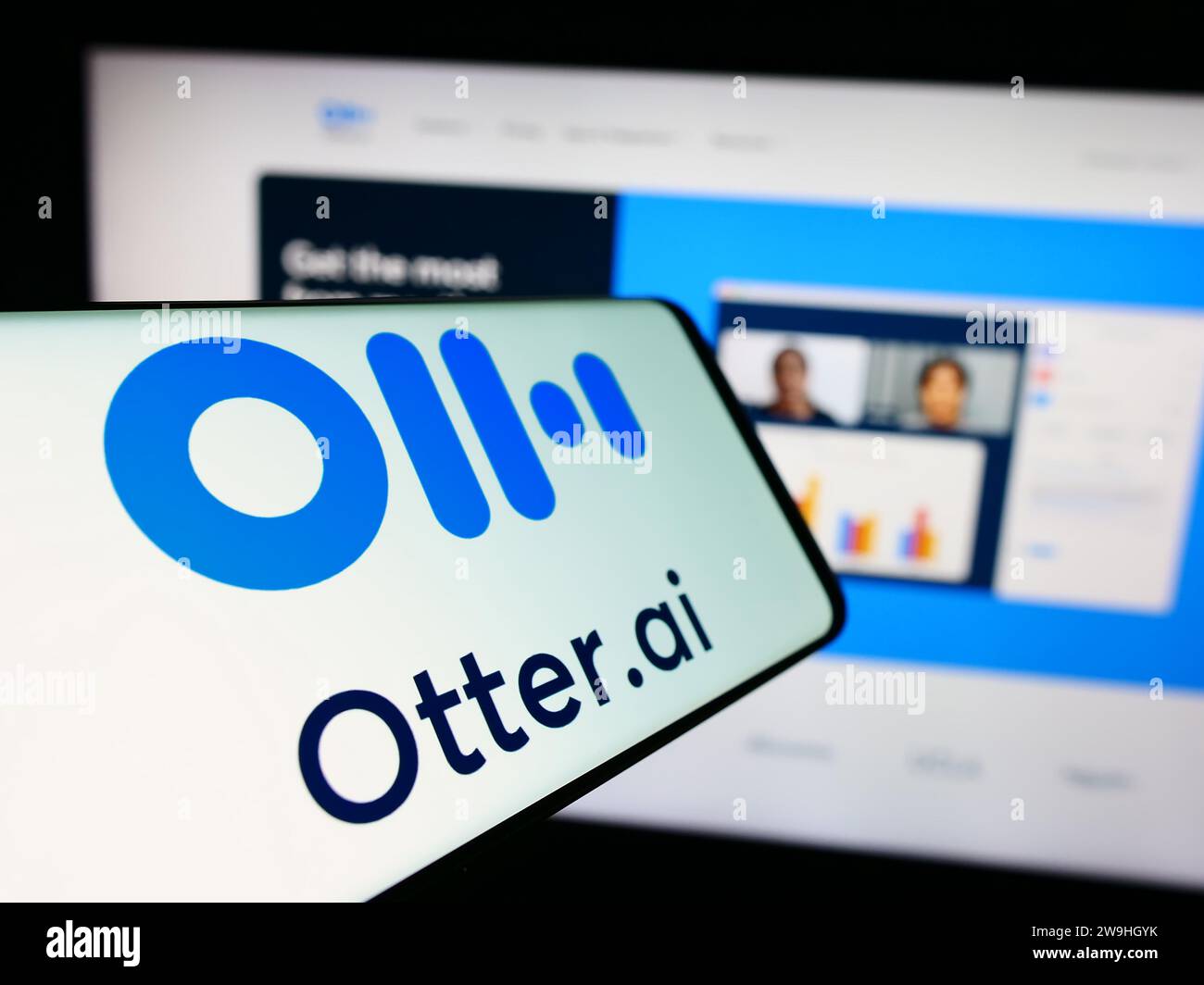 Smartphone with logo of American artificial intelligence company Otter