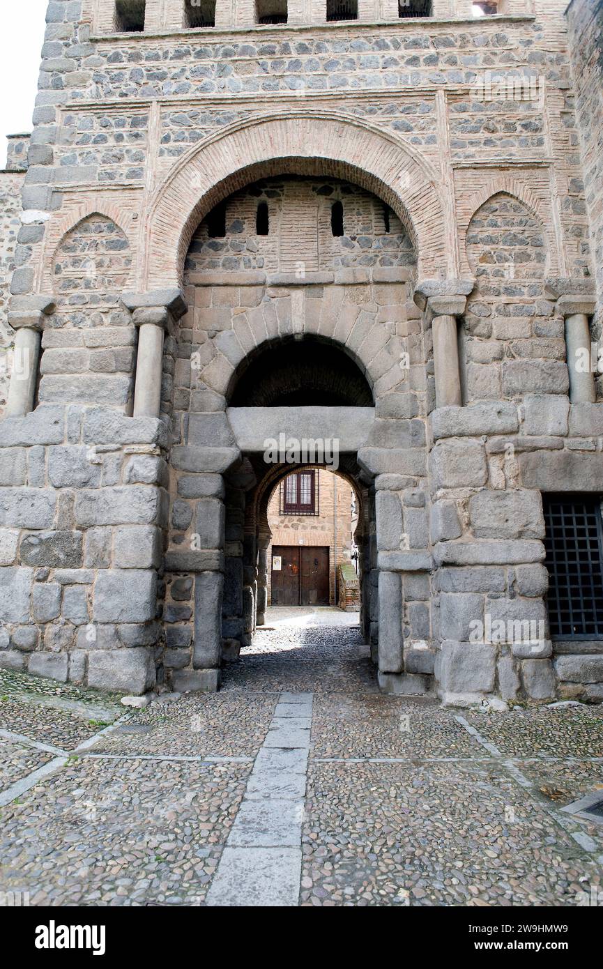 Toledo, Puerta Vieja de Bisagra, Puerta Antigua de Bisagra or Puerta de Alfonso VI moorish style, 10th century. Toledo province, Castilla-La Mancha, S Stock Photo