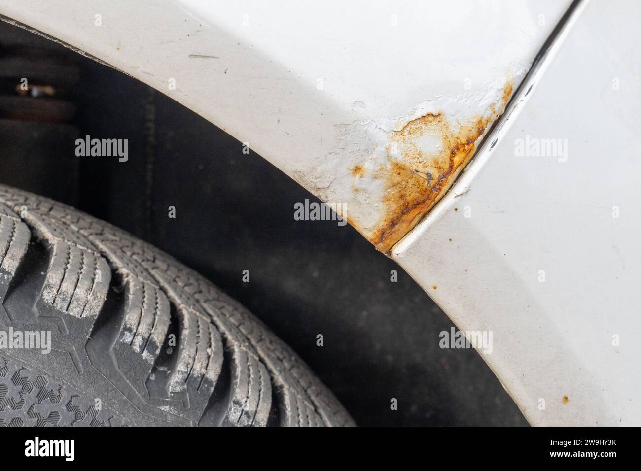 28.12.2023 / Igls, Innsbruck, Tirol, Österreich / Bild: Rost am Auto ...