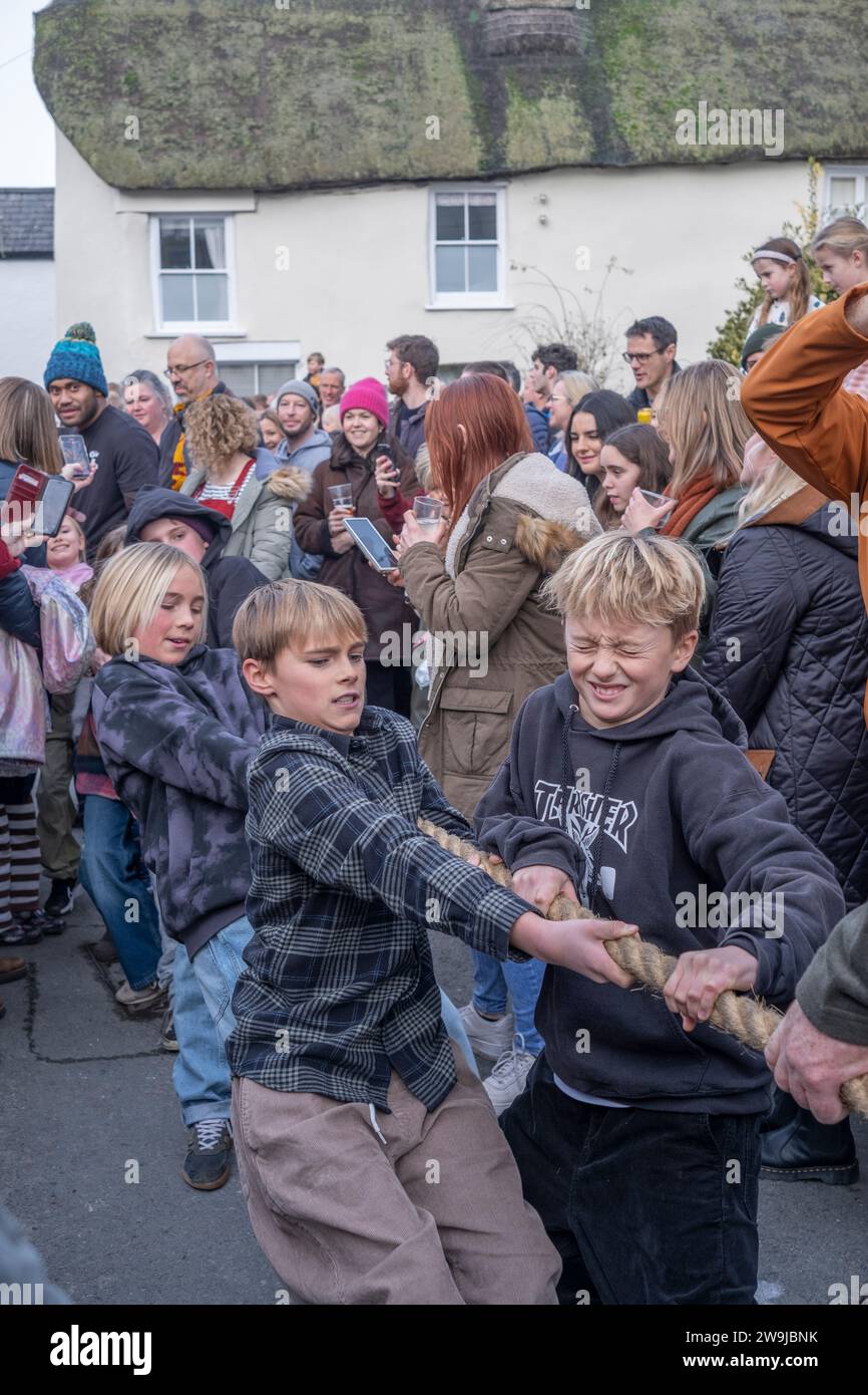 Boxing day 2023 tug-o-war in Bidiford Devon, UK Stock Photo - Alamy