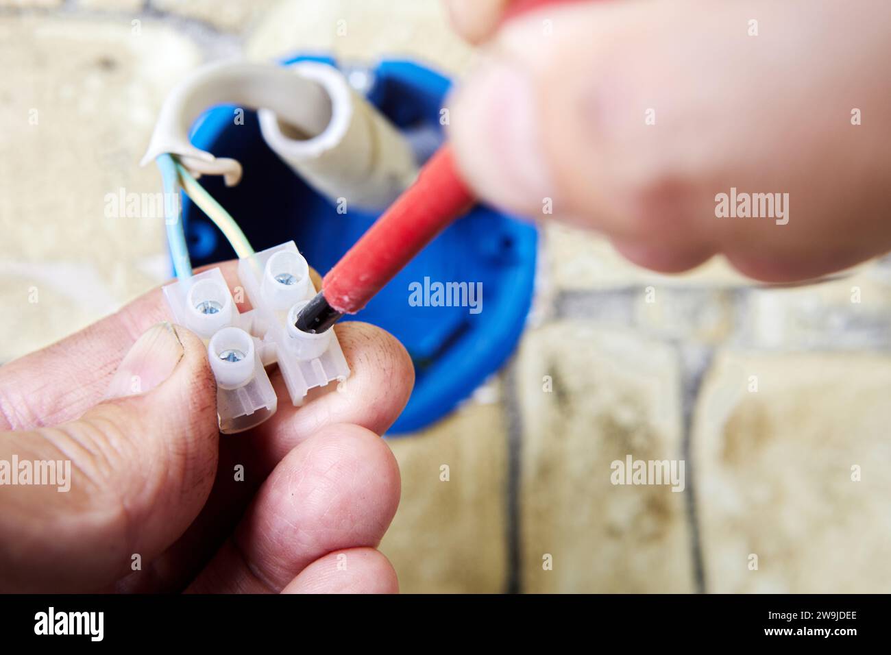 To connect wires electrician uses screw terminal block connector when