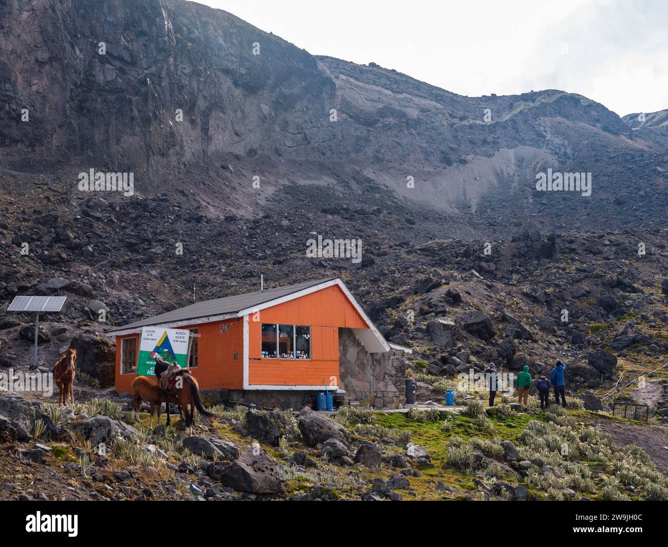 Refugio Nuevos Horizontes hut below the Ilinizas, Pichincha province, Ecuador Stock Photo