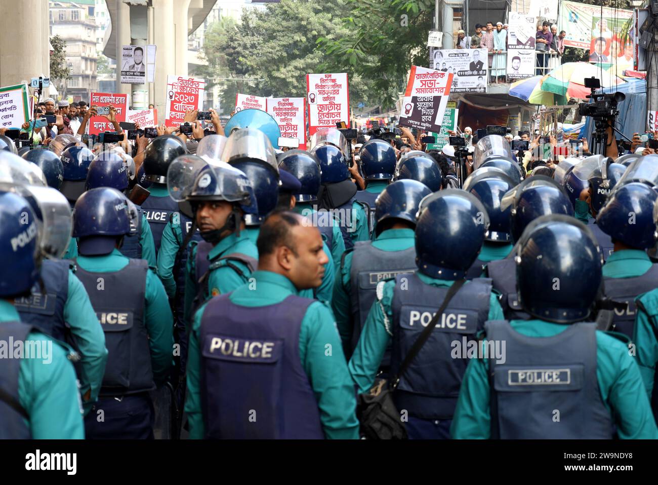 Dhaka, Bangladesh. 29th Dec, 2023. The Bangladesh Khelafat Majlis ...