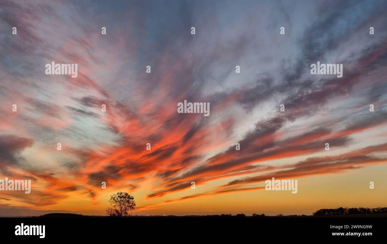 Glorious sunrise hi-res stock photography and images - Alamy
