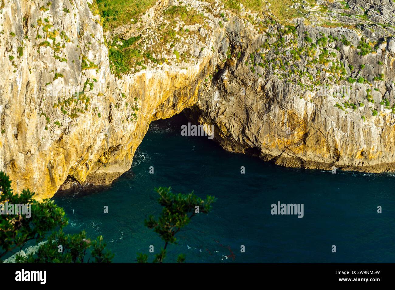 Lagoon among rocks top hi-res stock photography and images - Alamy