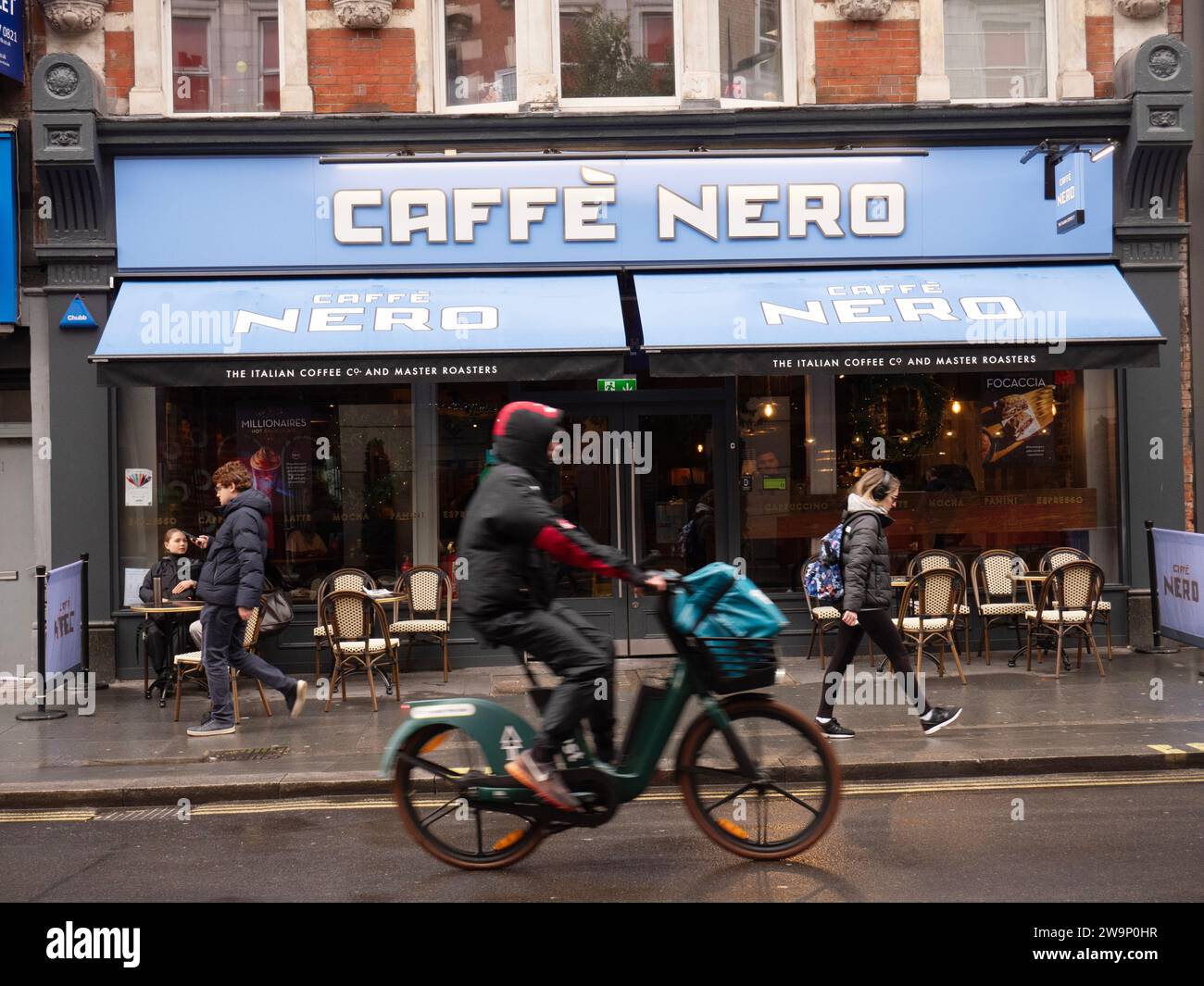 Caffe Nero,  coffee outlet and restaurant in Tottenham Court Road London England UK. Stock Photo